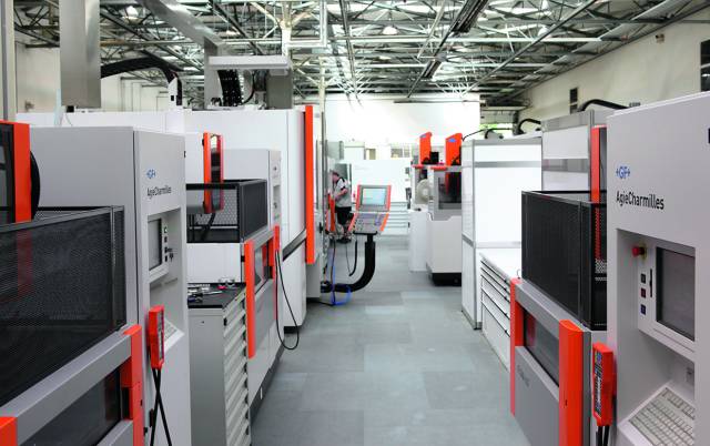 模具车间2.jpg 模具车间2.jpg